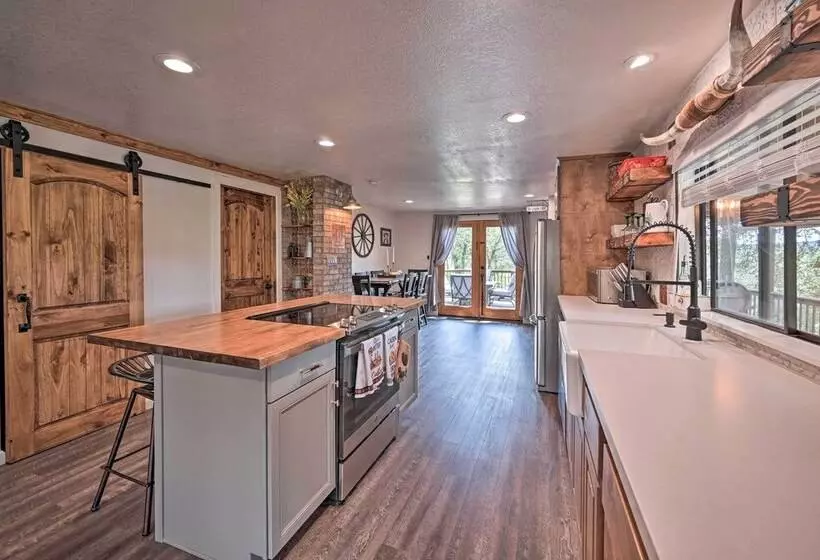 Hot Tub, Game Room: Pet Friendly Pine Cabin!