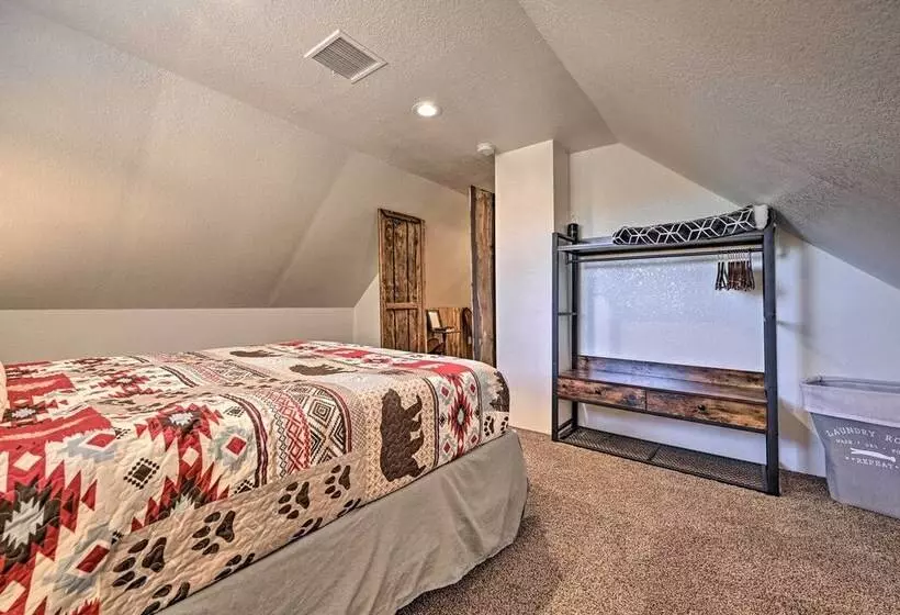 Hot Tub, Game Room: Pet Friendly Pine Cabin!