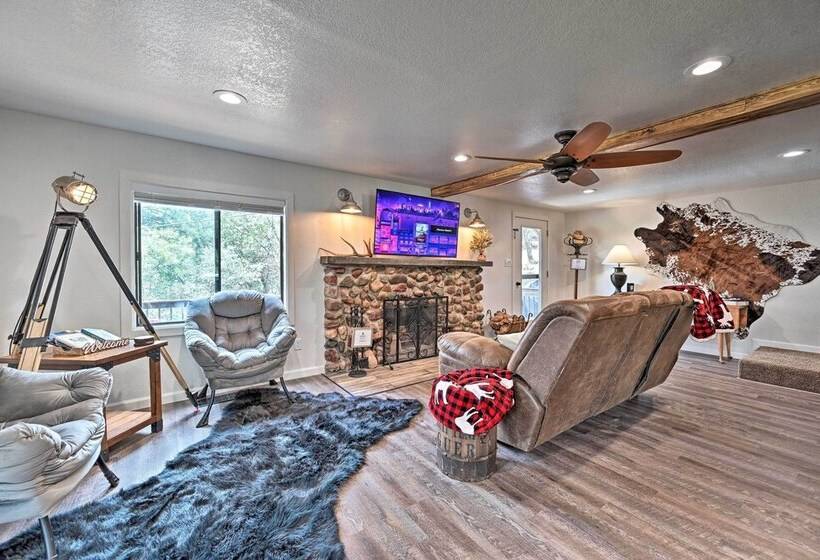 Hot Tub, Game Room: Pet Friendly Pine Cabin!