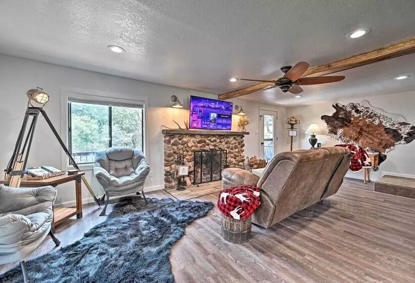 Hot Tub, Game Room: Pet Friendly Pine Cabin!