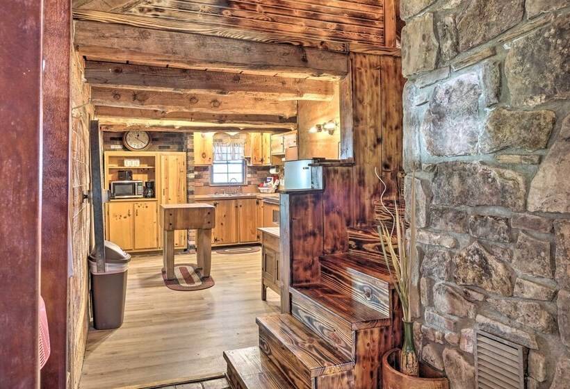 Picturesque Log Cabin < 1 Mile To Table Rock Lake!