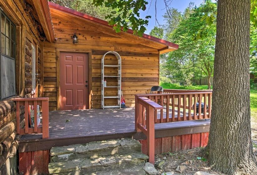 Picturesque Log Cabin < 1 Mile To Table Rock Lake!