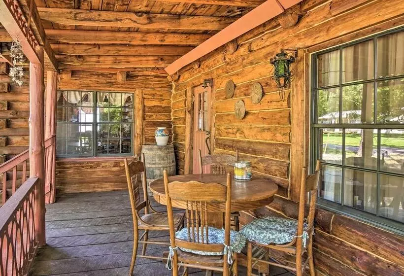 Picturesque Log Cabin < 1 Mile To Table Rock Lake!