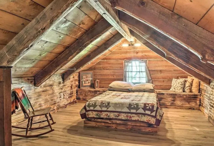 Picturesque Log Cabin < 1 Mile To Table Rock Lake!