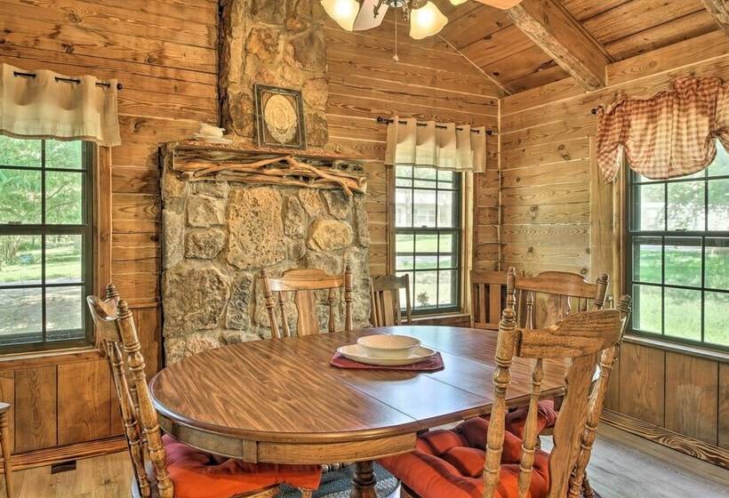 Picturesque Log Cabin < 1 Mile To Table Rock Lake!