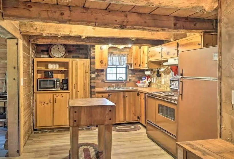 Picturesque Log Cabin < 1 Mile To Table Rock Lake!