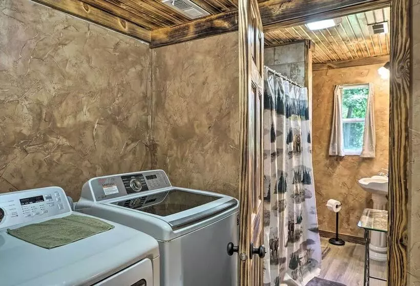 Picturesque Log Cabin < 1 Mile To Table Rock Lake!