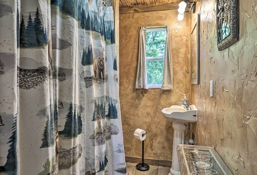 Picturesque Log Cabin < 1 Mile To Table Rock Lake!