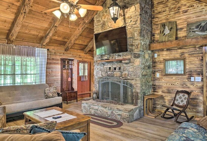 Picturesque Log Cabin < 1 Mile To Table Rock Lake!