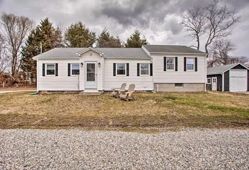Quaint Mystic Home ~ 1 Mi To Town & Masons Island