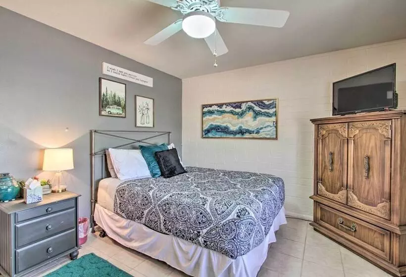 Quaint Sun City Home: Covered Patio & Private Yard