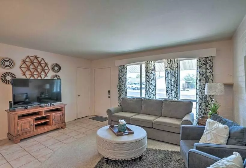 Quaint Sun City Home: Covered Patio & Private Yard