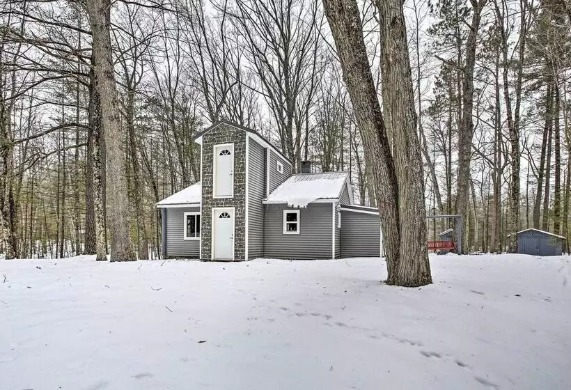 Remote Michigan Retreat On 10 Acres W/ Grill!