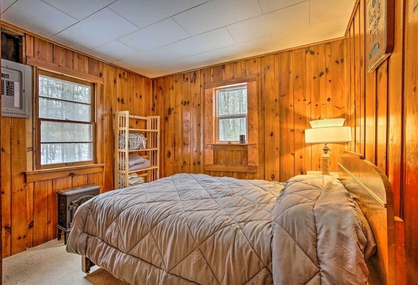 Remote Michigan Retreat On 10 Acres W/ Grill!