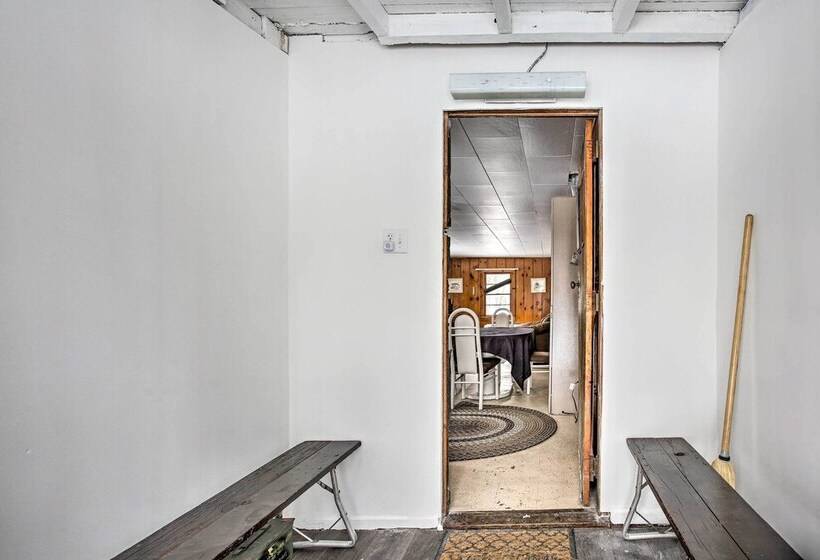 Remote Michigan Retreat On 10 Acres W/ Grill!