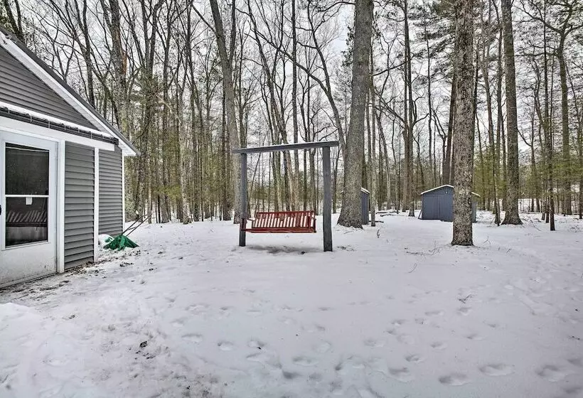 Remote Michigan Retreat On 10 Acres W/ Grill!