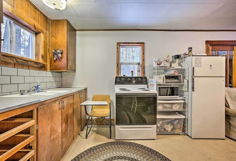 Remote Michigan Retreat On 10 Acres W/ Grill!