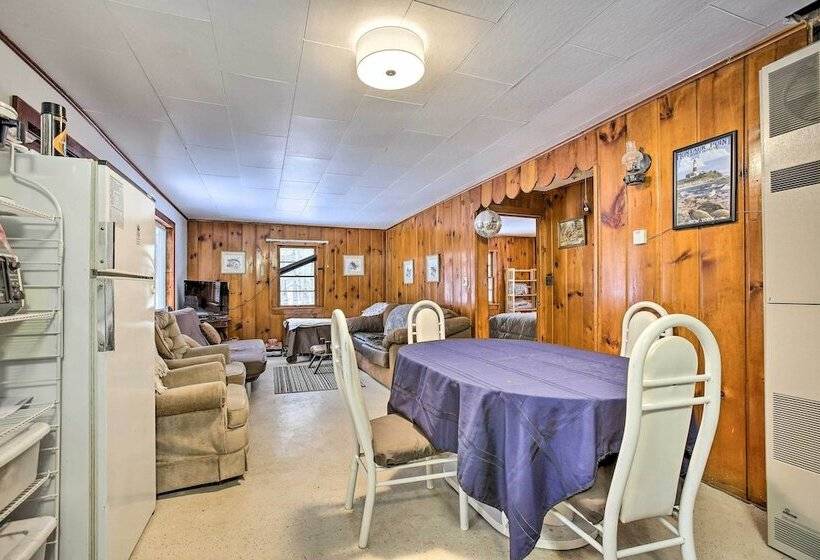 Remote Michigan Retreat On 10 Acres W/ Grill!