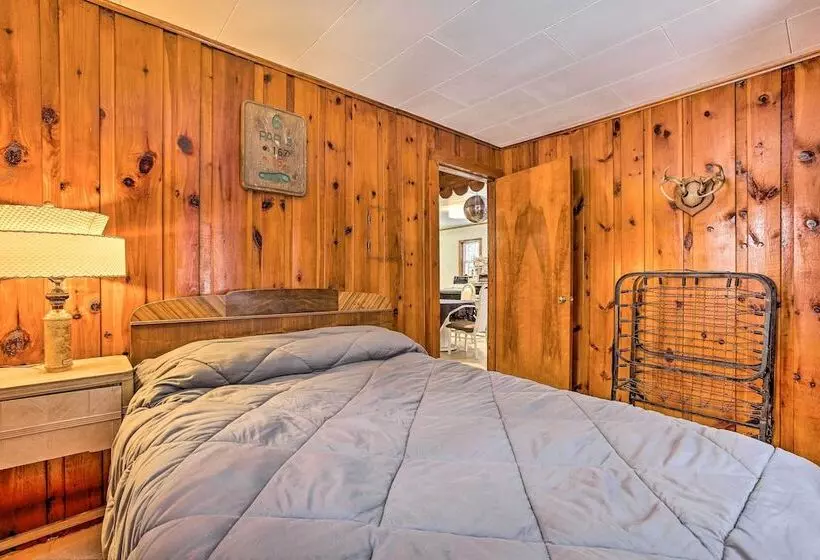 Remote Michigan Retreat On 10 Acres W/ Grill!