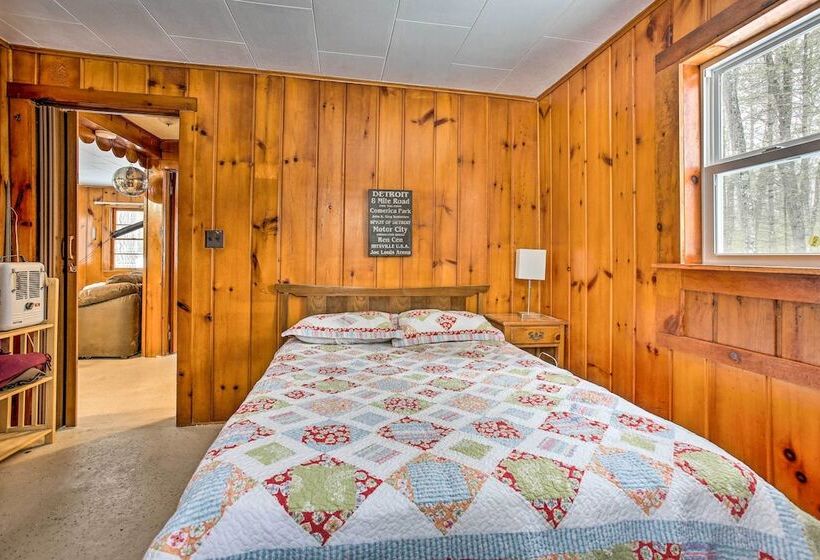 Remote Michigan Retreat On 10 Acres W/ Grill!