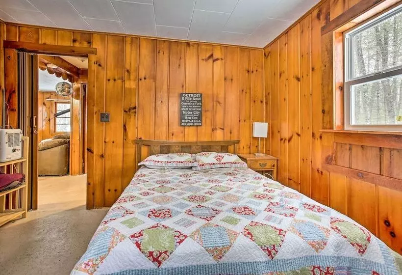 Remote Michigan Retreat On 10 Acres W/ Grill!