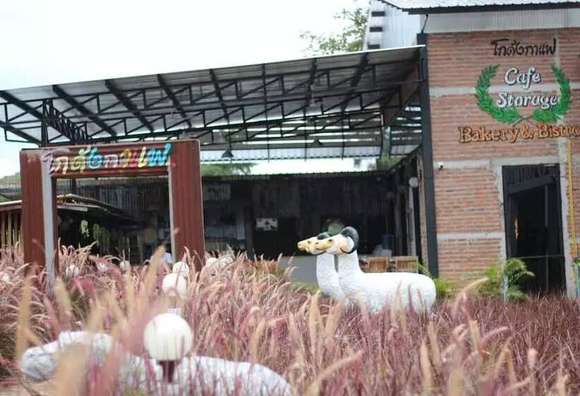 リゾートホテル Mont Blanc Glamping Khao Yai