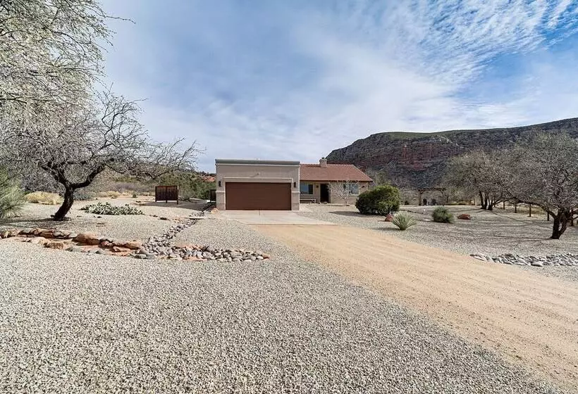 Secluded Sedona Escape W/ Patio & Red Rock Views!