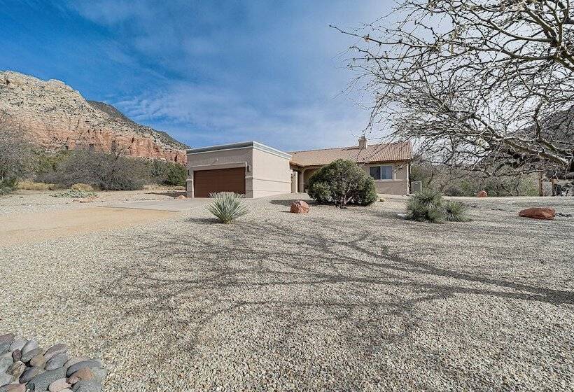 Secluded Sedona Escape W/ Patio & Red Rock Views!
