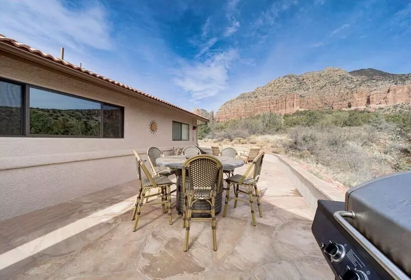 Secluded Sedona Escape W/ Patio & Red Rock Views!
