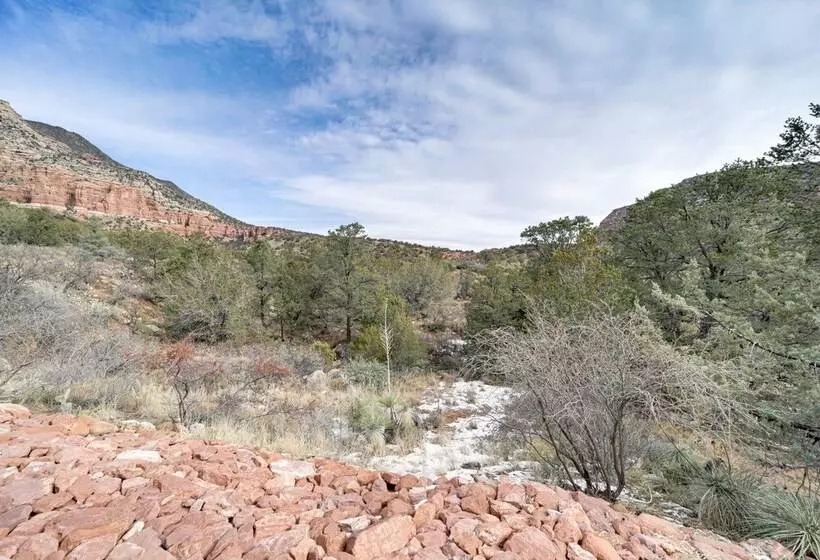 Secluded Sedona Escape W/ Patio & Red Rock Views!