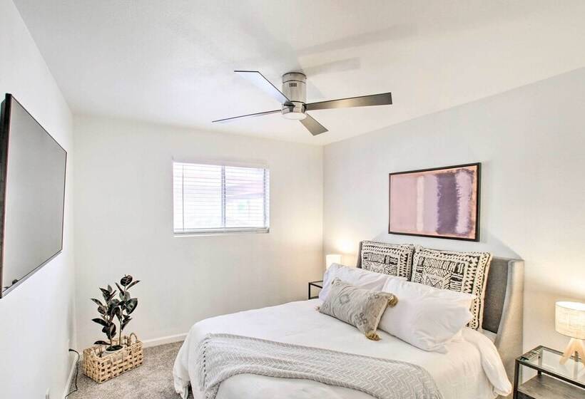 Sunny Tempe Escape: Central Location & Pool