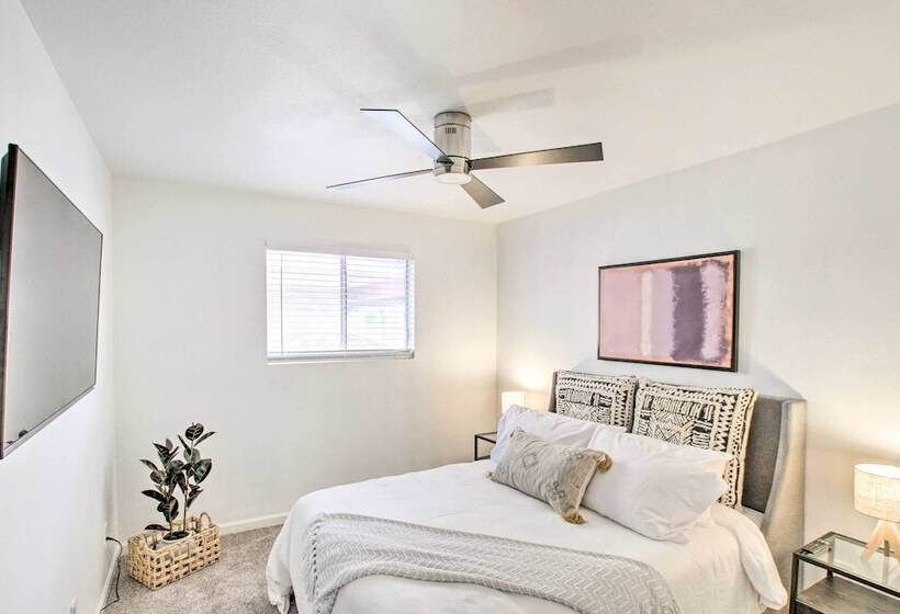 Sunny Tempe Escape: Central Location & Pool