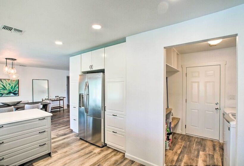 Sunny Tempe Escape: Central Location & Pool