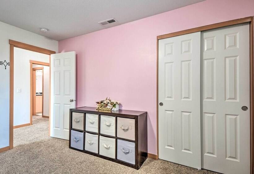 Welcoming Medford Home Near Parks & Downtown!