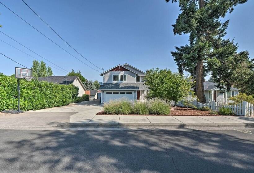 Welcoming Medford Home Near Parks & Downtown!