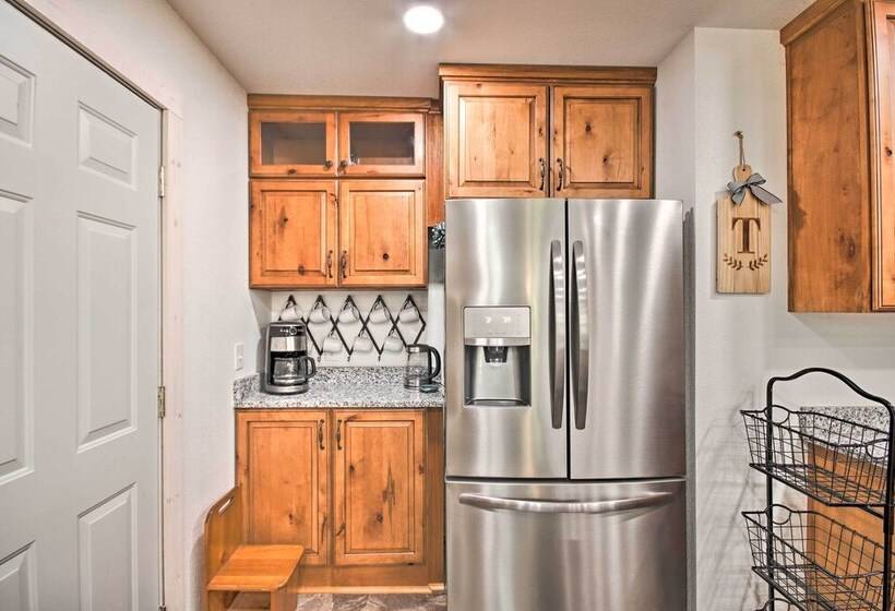 Beaver Lake Getaway W/ 2 Decks, Grill, & Views!