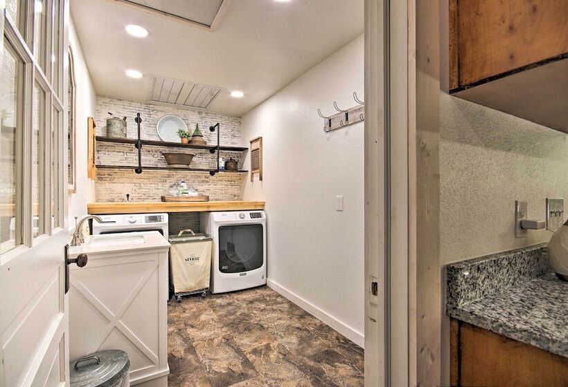 Beaver Lake Getaway W/ 2 Decks, Grill, & Views!