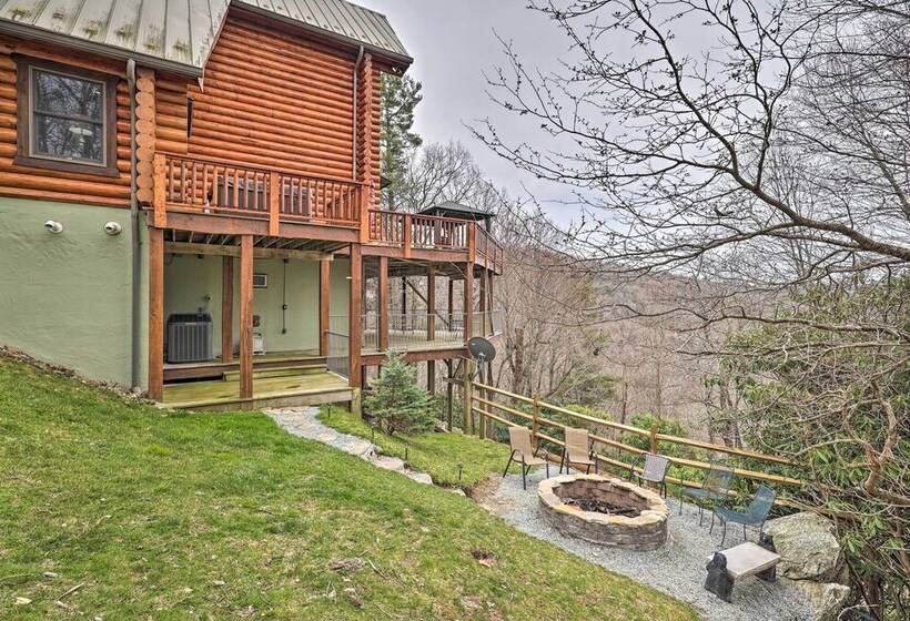 Boone Cabin W/ Deck, Hot Tub, & Mountain Views!