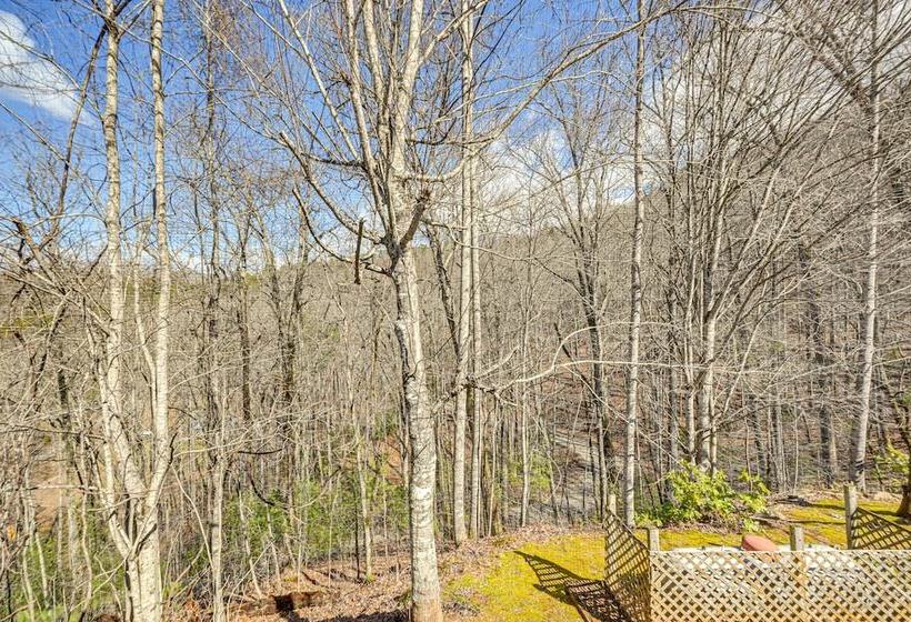 Bryson City Cabin W/ Hot Tub, Views & Pool Table!