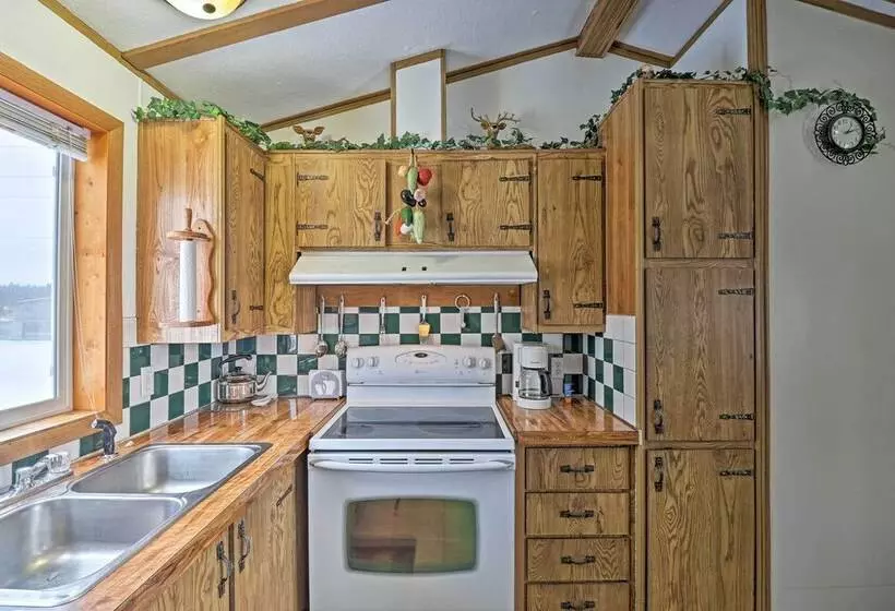 Columbia Falls Home ~ 22 Mi To Glacier Natl Park!