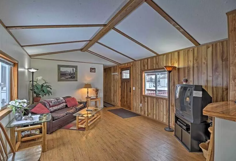 Columbia Falls Home ~ 22 Mi To Glacier Natl Park!