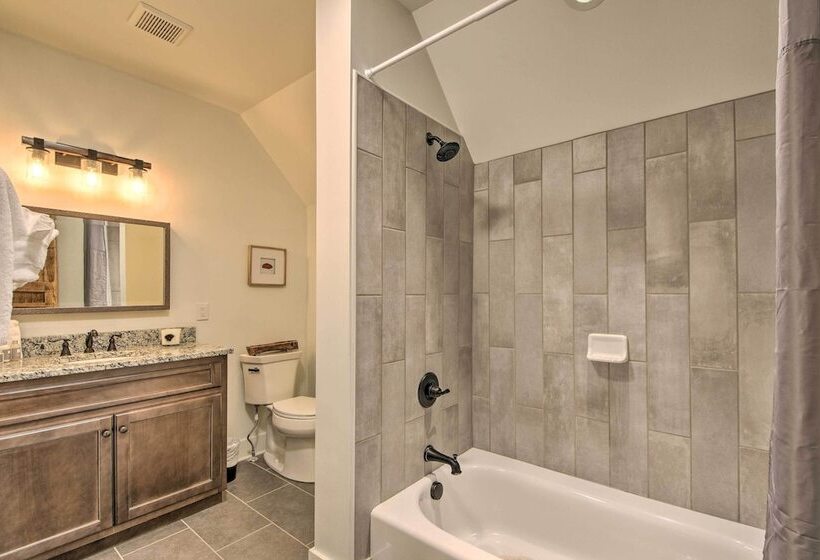 Gated Glenville Cottage: Hike, Fish, & Golf!