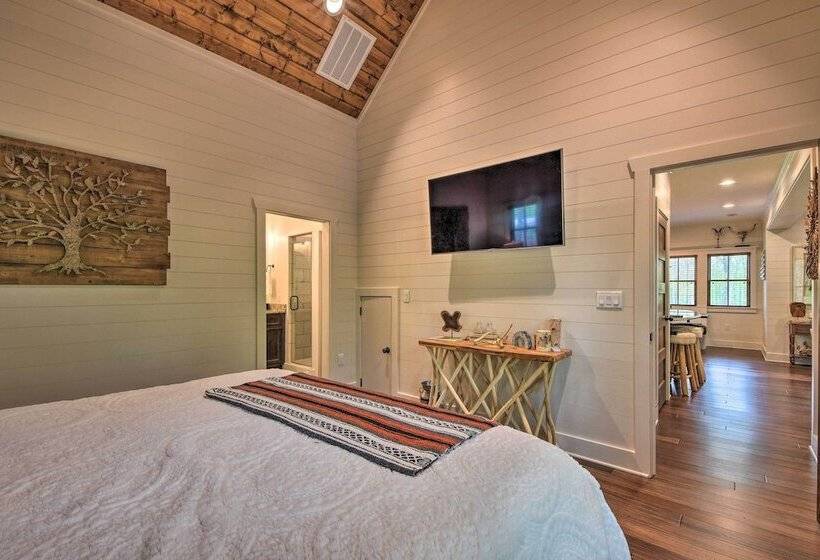 Gated Glenville Cottage: Hike, Fish, & Golf!