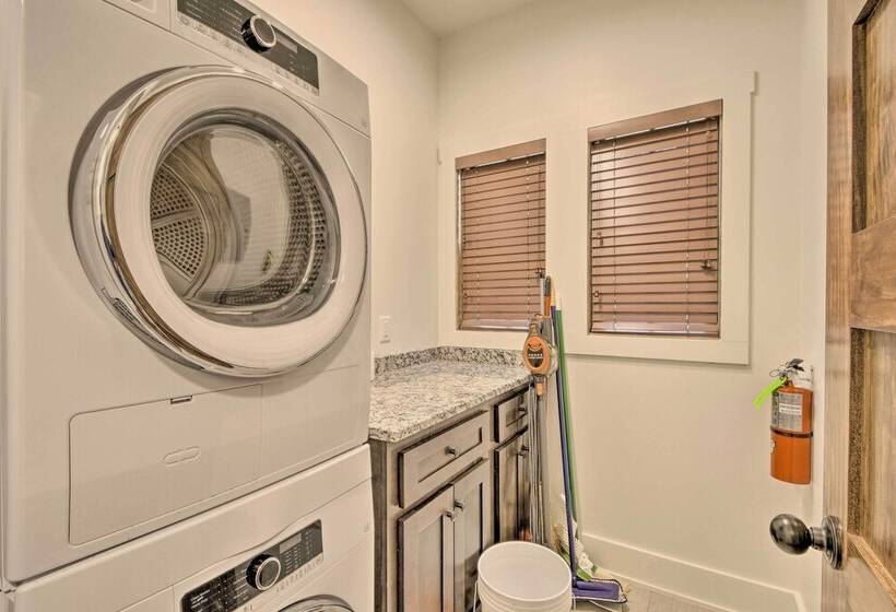 Gated Glenville Cottage: Hike, Fish, & Golf!