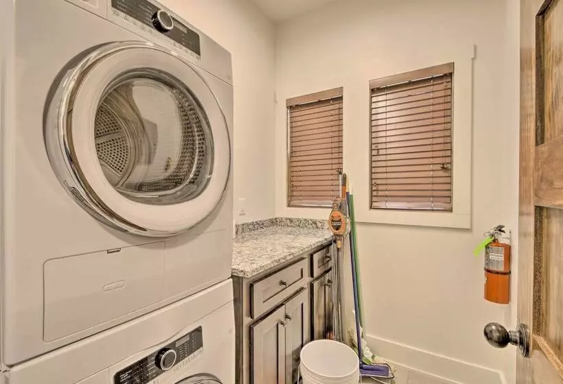 Gated Glenville Cottage: Hike, Fish, & Golf!