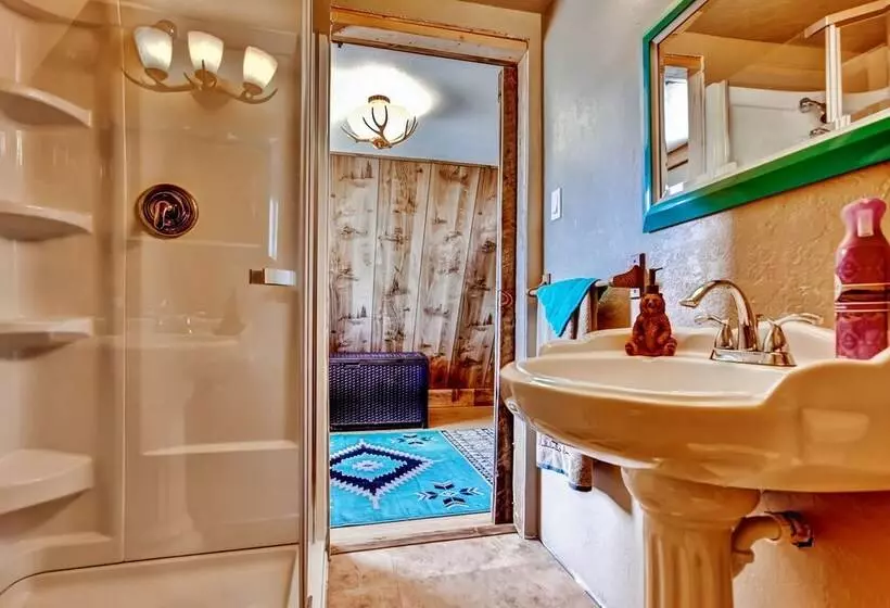 Secluded & Cozy Antimony Cabin W/ Fire Pit