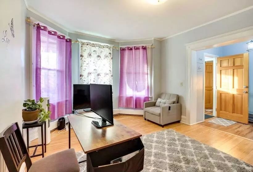 Cozy + Convenient West Orange Home   16 Mi To Nyc!