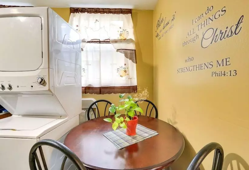 Cozy + Convenient West Orange Home   16 Mi To Nyc!