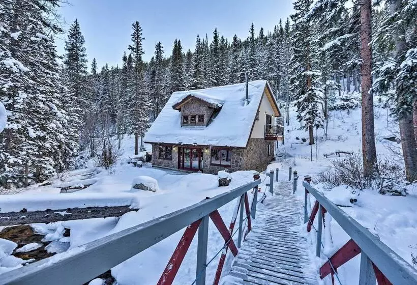 Cozy Dumont Cottage With Mill Creek Views!