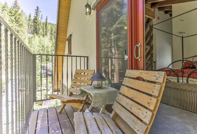 Cozy Dumont Cottage With Mill Creek Views!